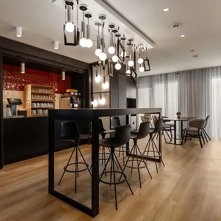 Ibis Styles Отель 4*